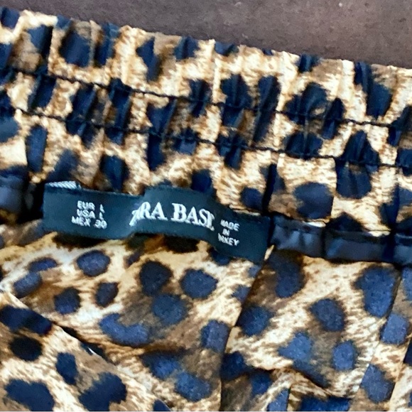 ZARA BASIC Leopard Print Skirt Medium. Falls to below knee length. NWOT - Picture 2 of 4